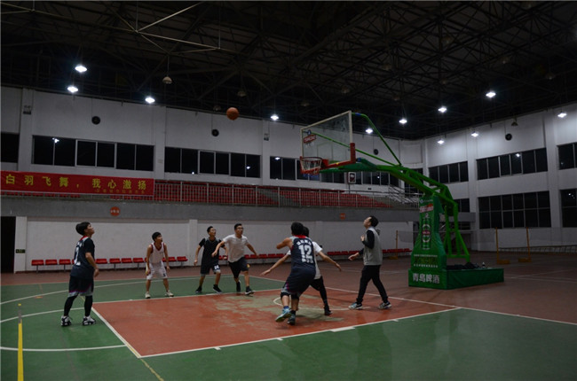 紀(jì)念“五四”運(yùn)動(dòng)100周年——城投集團(tuán)、昌南新區(qū)開(kāi)展籃球友誼賽