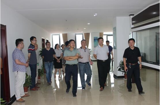 市國資委領(lǐng)導(dǎo)宣布城開投公司監(jiān)事會(huì)主席任職決定